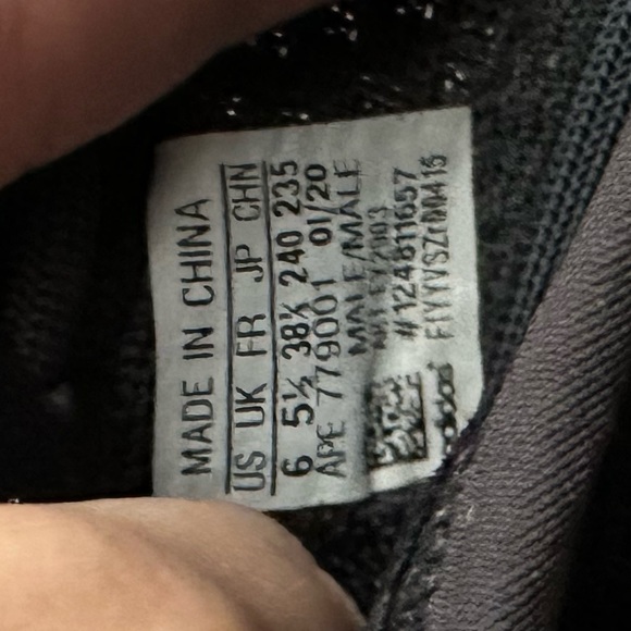 Yeezy Boost 350 V2 Cinder Non Reflective - Picture 5 of 5